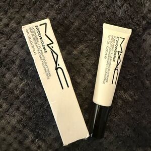 MAC Cosmetics Studio Radiance Primer